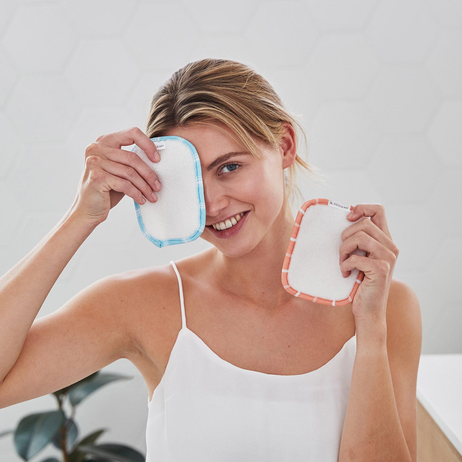 Face Cleaning Pads in 2 colours